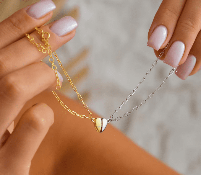 CARTE LES COEURS DESTINES + 2 BRACELETS COEUR MAGNETIQUE - R25