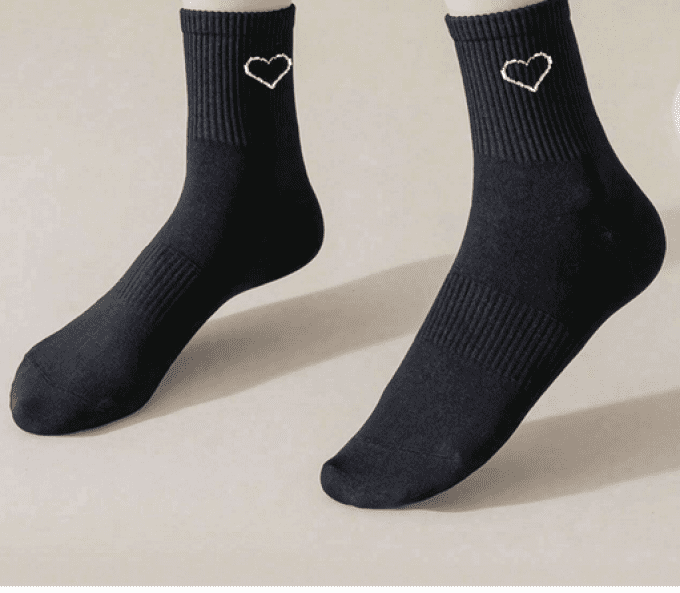 CARTE JE T'AIME DE LA TETE AUX PIEDS + CHAUSSETTES + BONNET POUR LUI